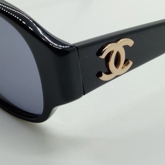 CHANEL Black and Gold Sunglasses with Oversized Frame - Picture 7 of 9